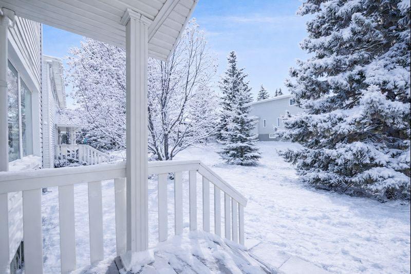 571 Killarney Glen Court SW