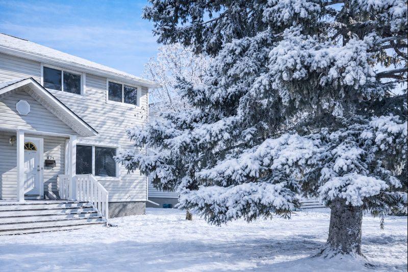 571 Killarney Glen Court SW