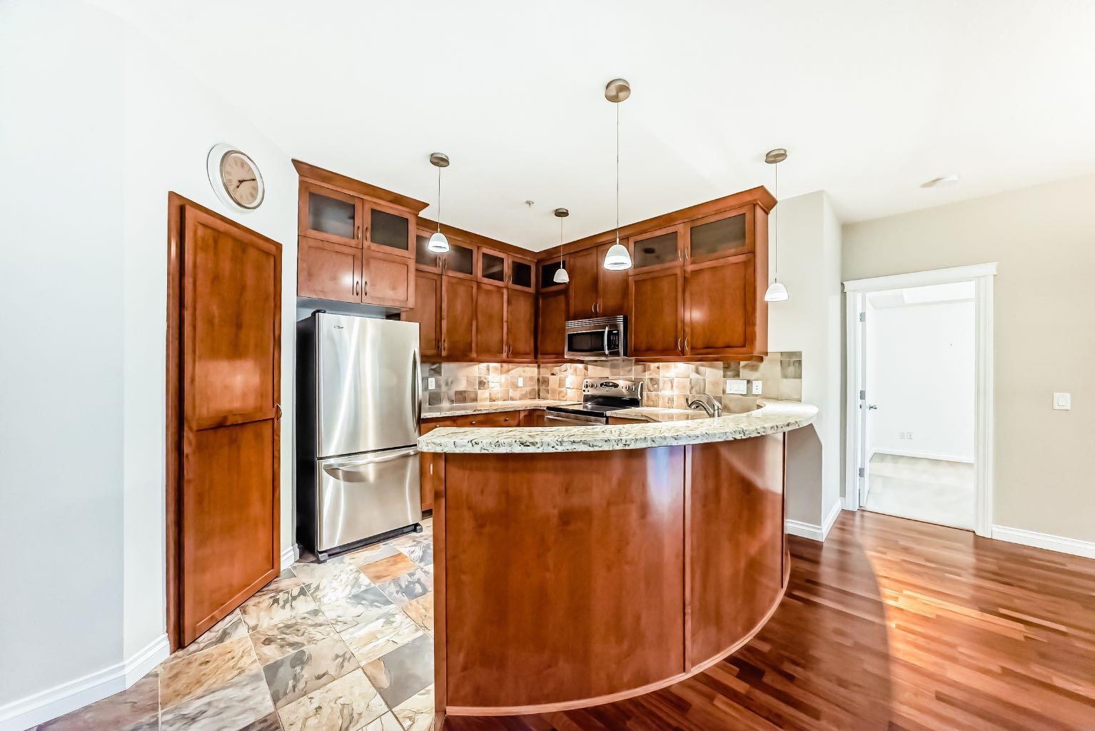 6 Hemlock Crescent SW 106