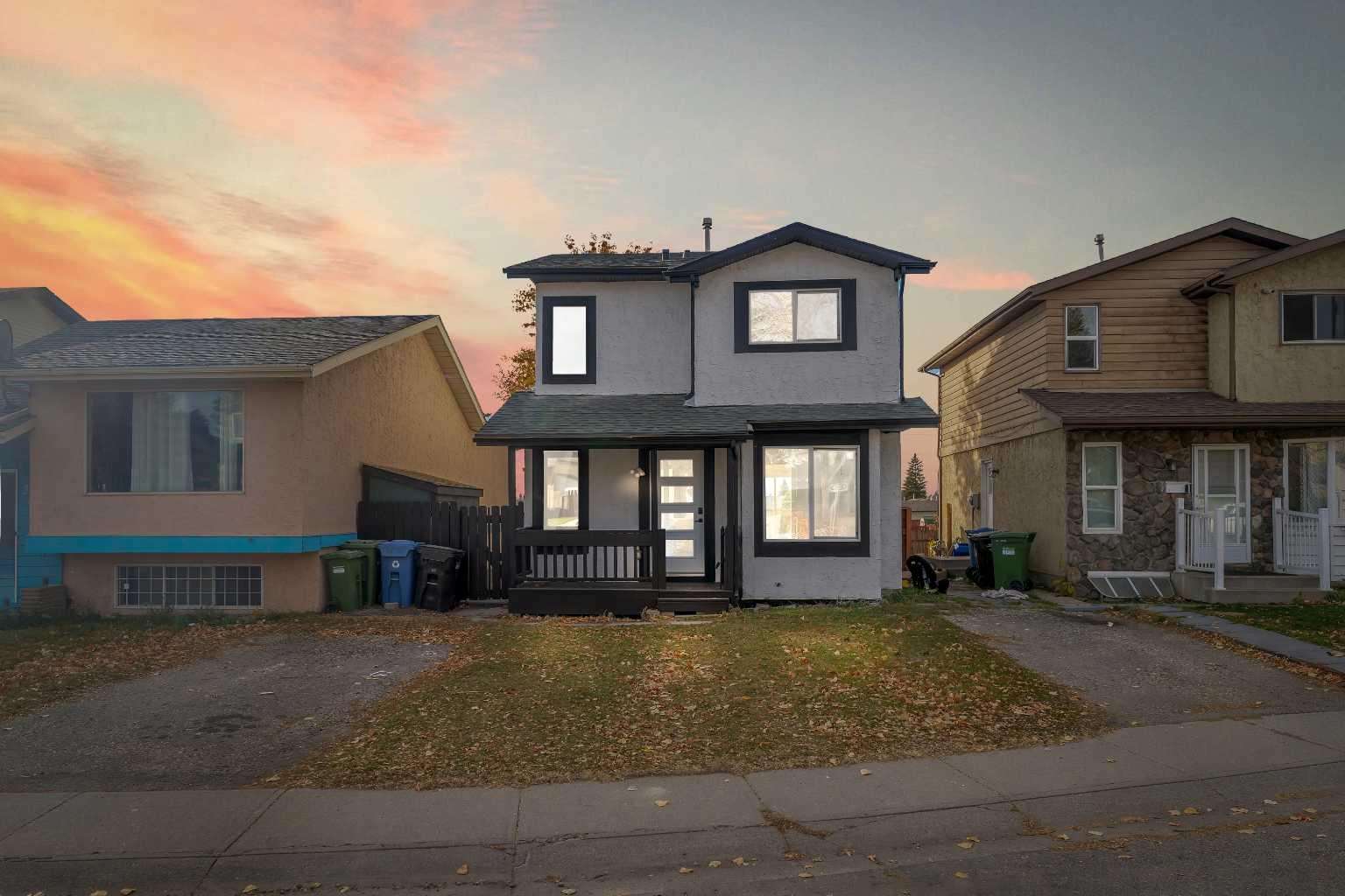 256 Abinger Crescent NE