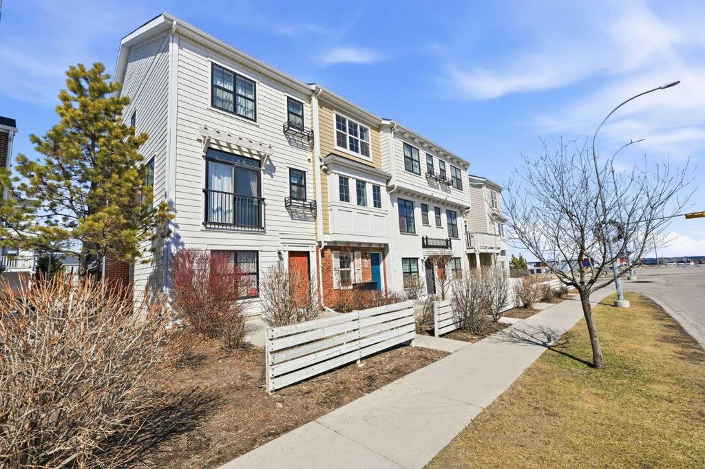 Photo of 14 Nolan Hill Gate NW, Calgary, AB T3R 0T9 (MLS # A2301271)