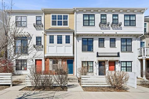 Photo of 14 Nolan Hill Gate NW, Calgary, AB T3R 0T9 (MLS # A2301271)