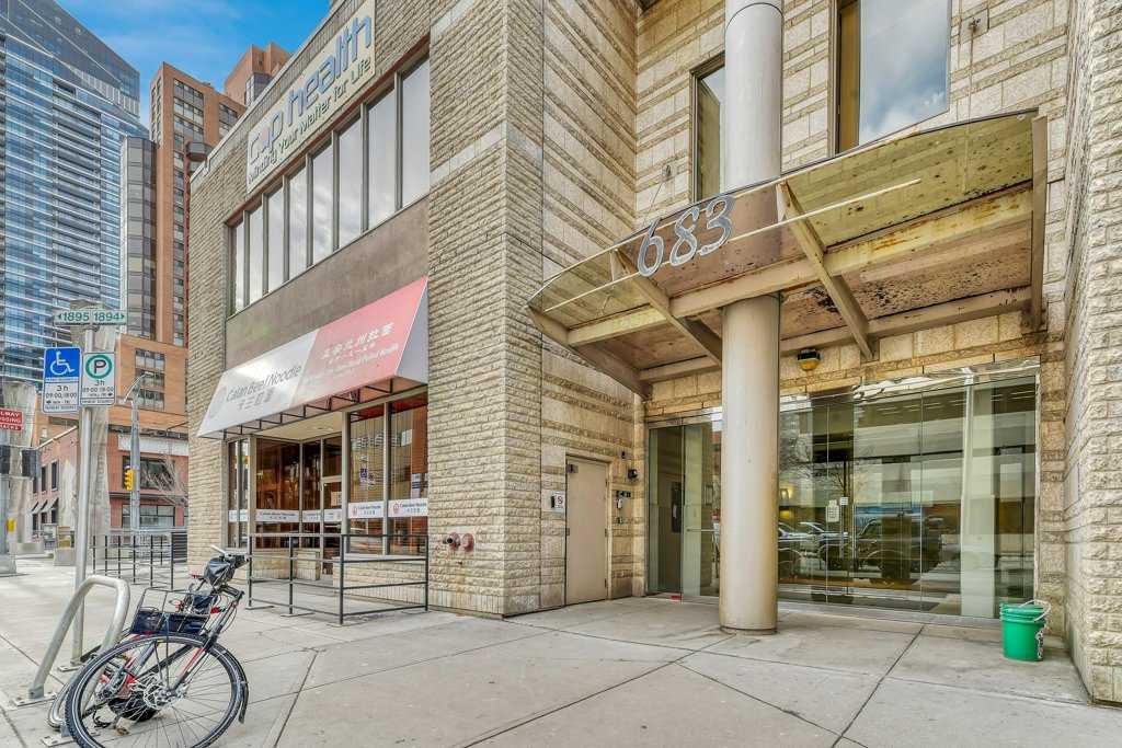 683 10 Street SW 701