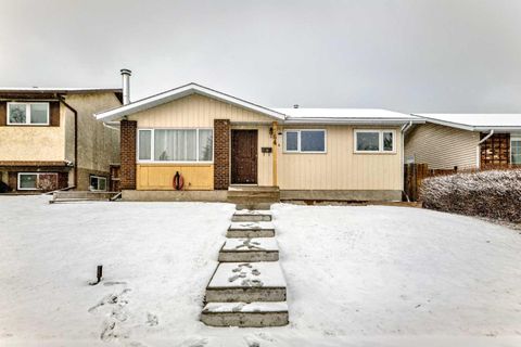 Photo of 164 Rundlefield Crescent NE, Calgary, AB T1Y 2V5 (MLS # A2296227)