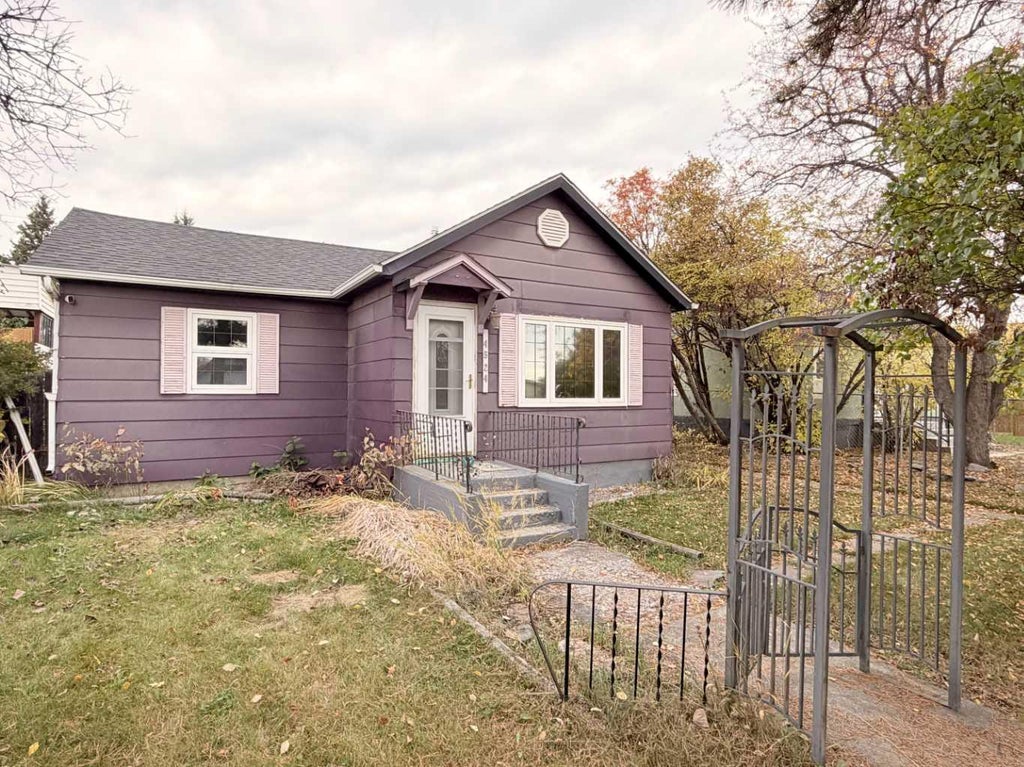 Photo of 4524 48 Avenue, Rocky Mountain House, AB T4T 1A4 (MLS # A2351196)