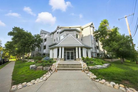 2204 1 Street SW 109 Calgary AB T2S 1P4