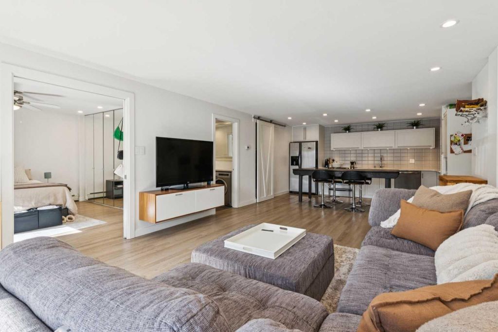 Photo of 1222 13 Avenue SW #205, Calgary, AB T3C 0T1 (MLS # A2295423)