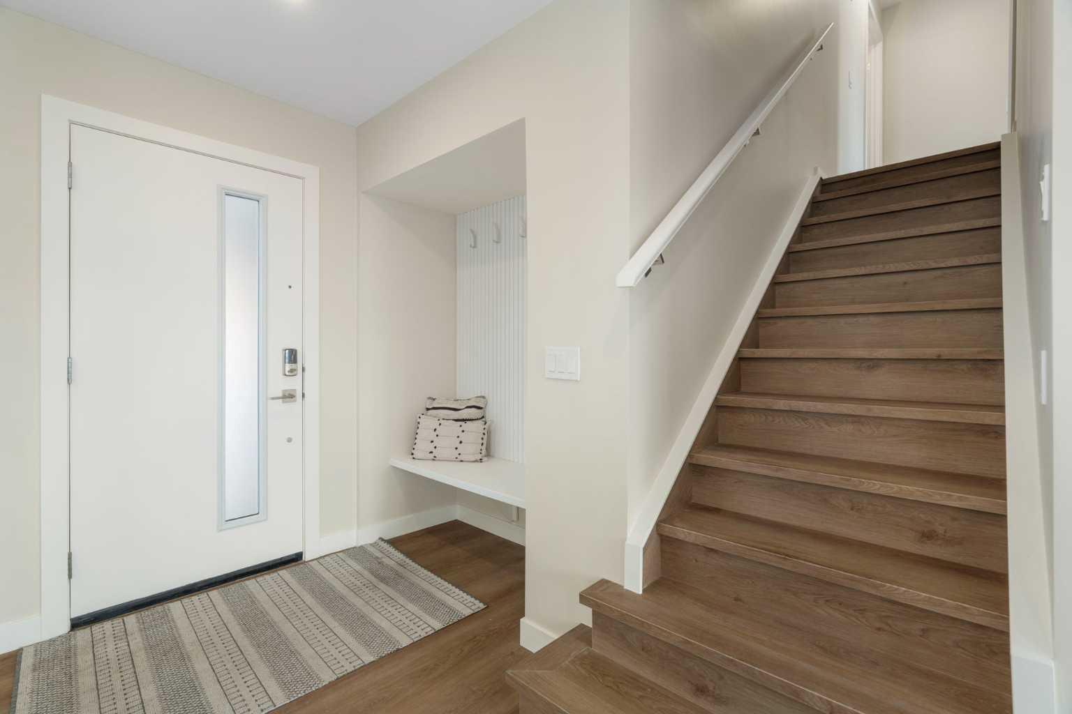 248 Madeira Place NE