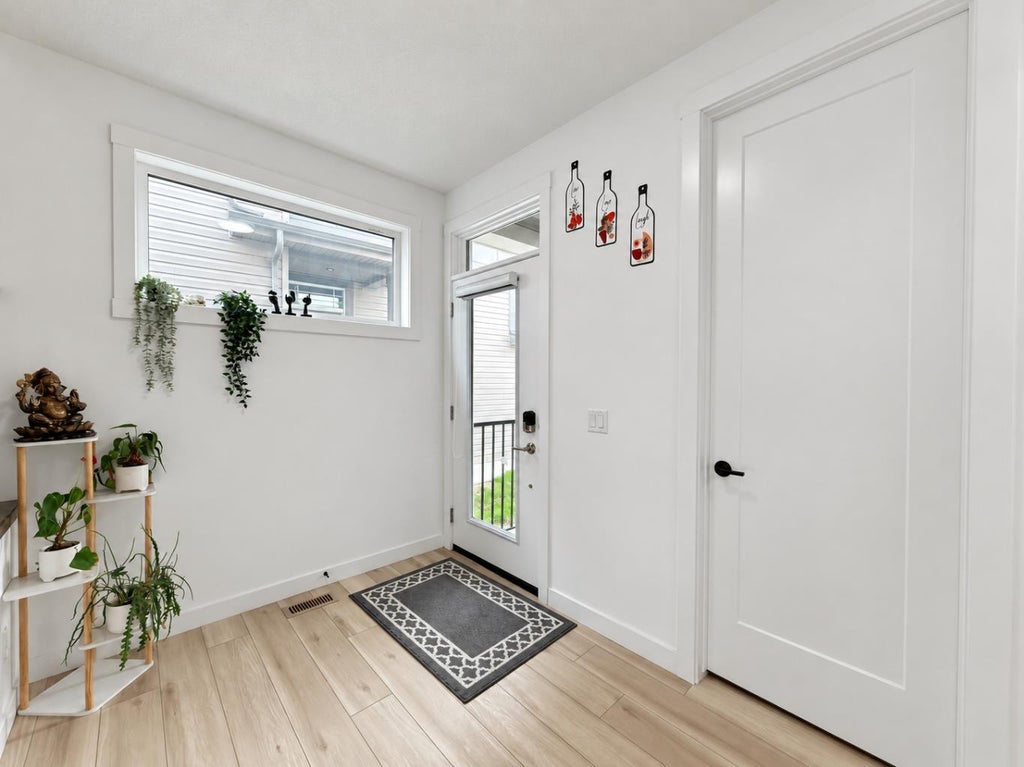 Photo of 72 Calhoun View NE, Calgary, AB T3P 1T8 (MLS # A2348346)