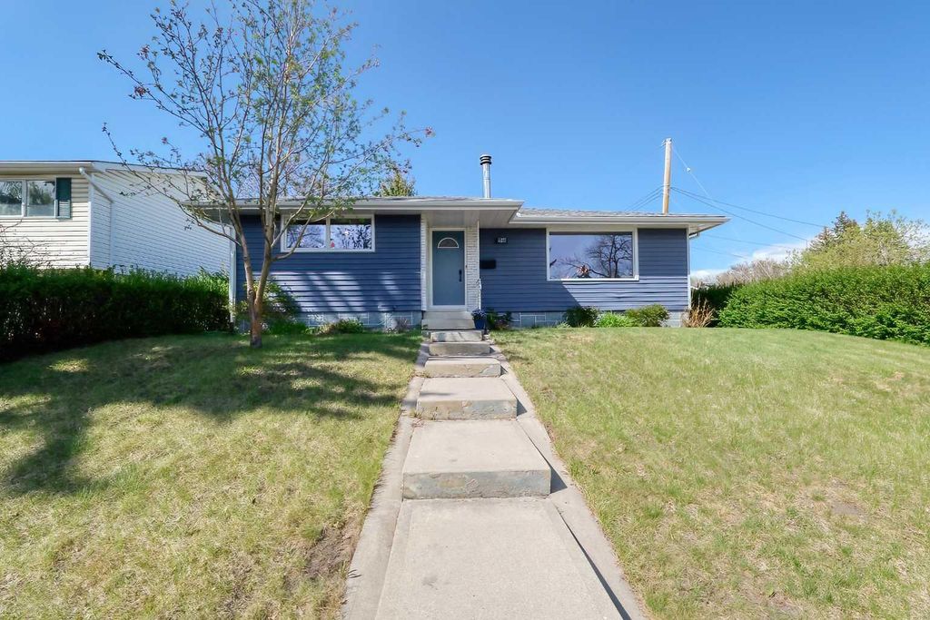 Photo of 5940 Dalkeith Hill NW, Calgary, AB T3A 1G6 (MLS # A2311940)