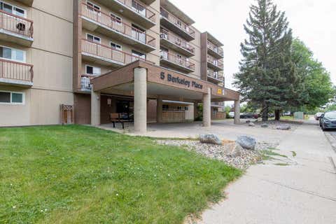 Photo of 5 Berkeley Place W #418, Lethbridge, AB T1K 5N1 (MLS # A2334958)