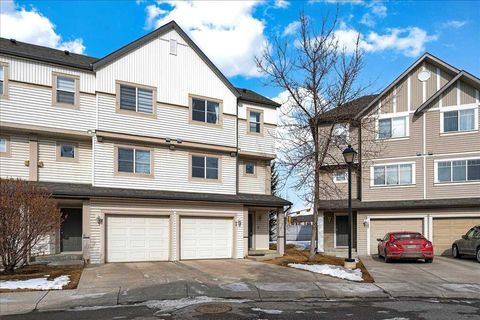 99 Copperfield Court SE Calgary AB T2Z 4Z3