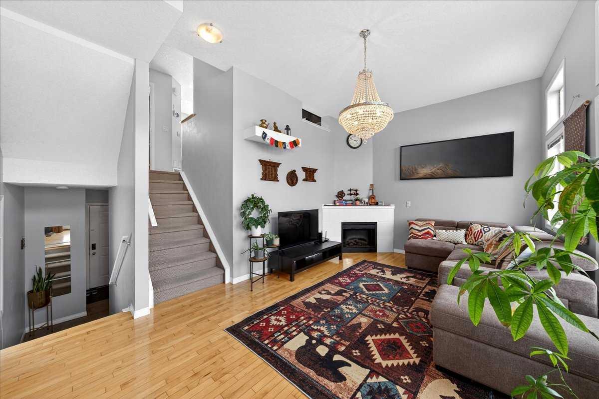 99 Copperfield Court SE