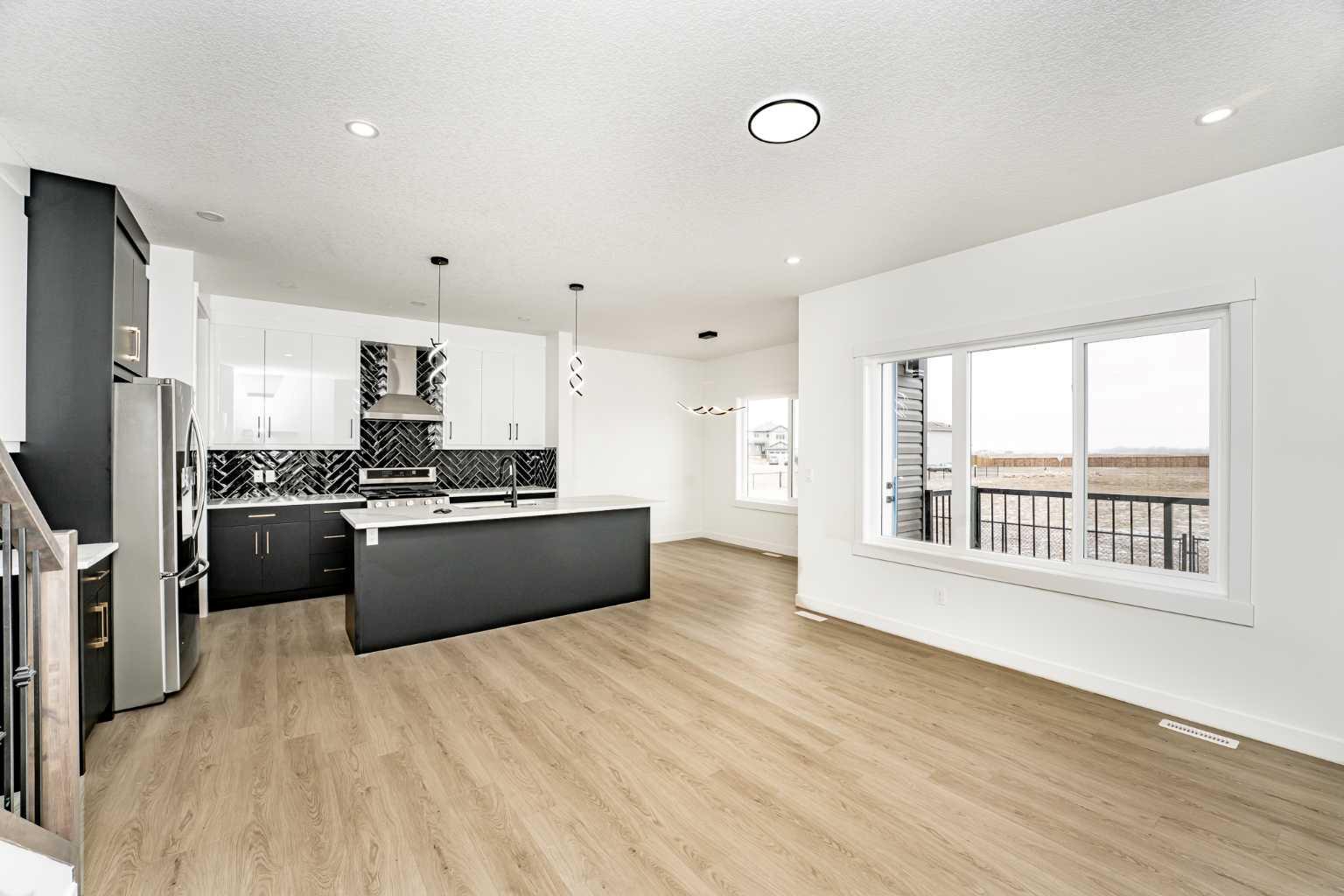 182 Lakewood Crescent