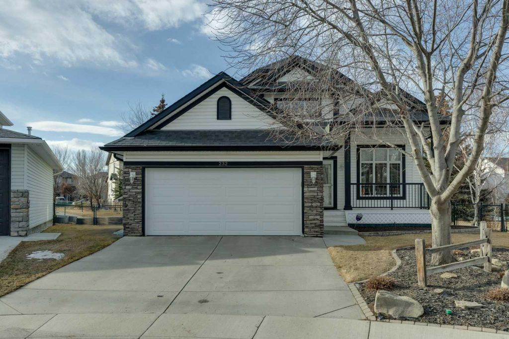 Photo of 232 Springmere Place, Chestermere, AB T1X 1J3 (MLS # A2286877)