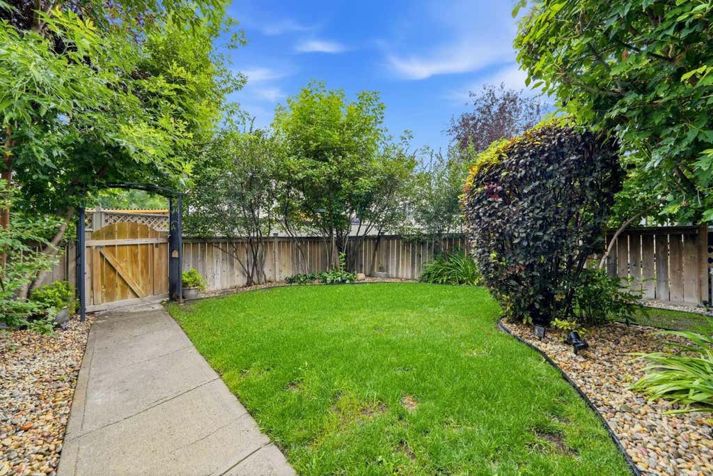 Photo of 42H Green Meadow Crescent, Strathmore, AB T1P 1H7 (MLS # A2337500)
