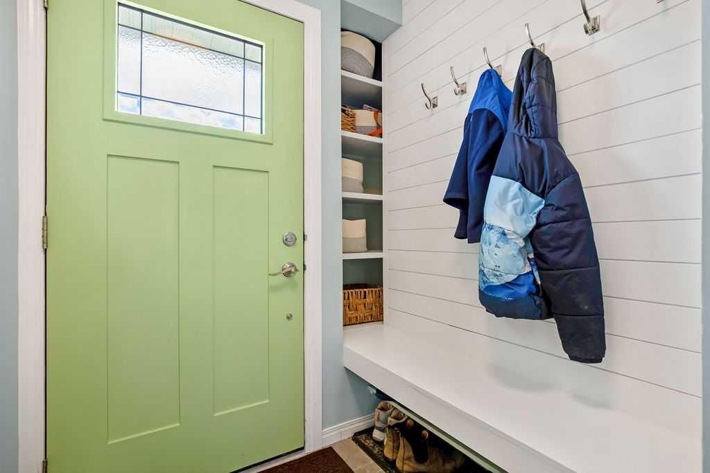 Photo of 264 Midridge Crescent SE, Calgary, AB T2X 1C6 (MLS # A2299375)