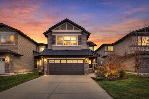 Photo of 274 Everoak Drive SW, Calgary, AB T2Y 0A3 (MLS # A2301929)