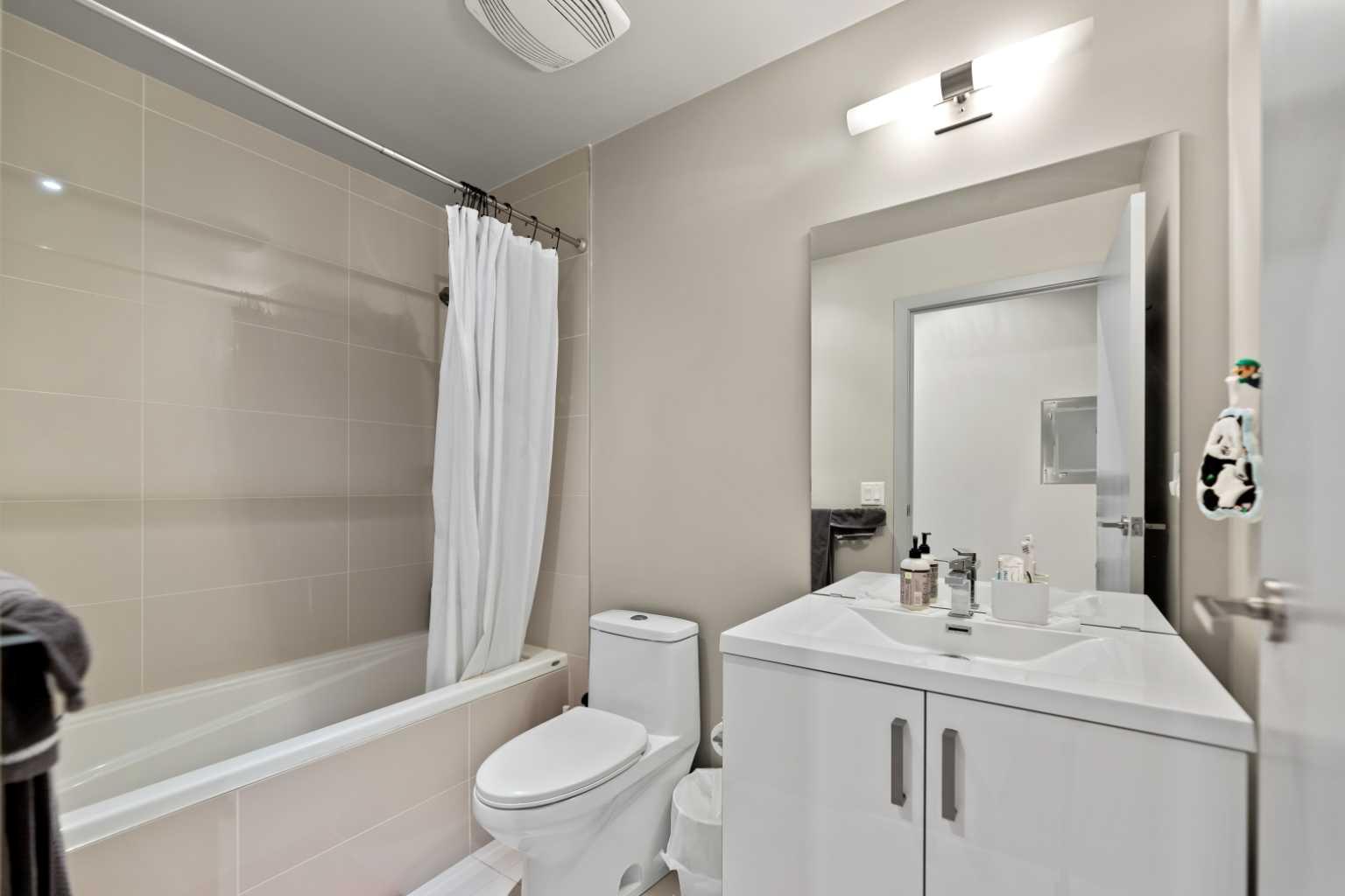 1010 6 Street SW 2806