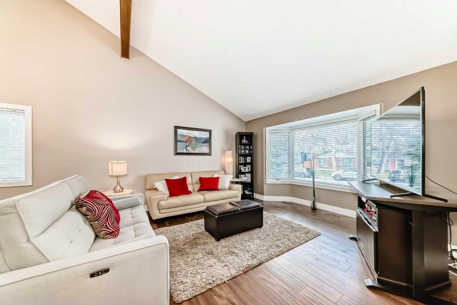 35 Sunmount Close