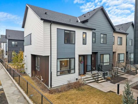 716 Redstone Crescent NE Calgary AB T3N 1M3