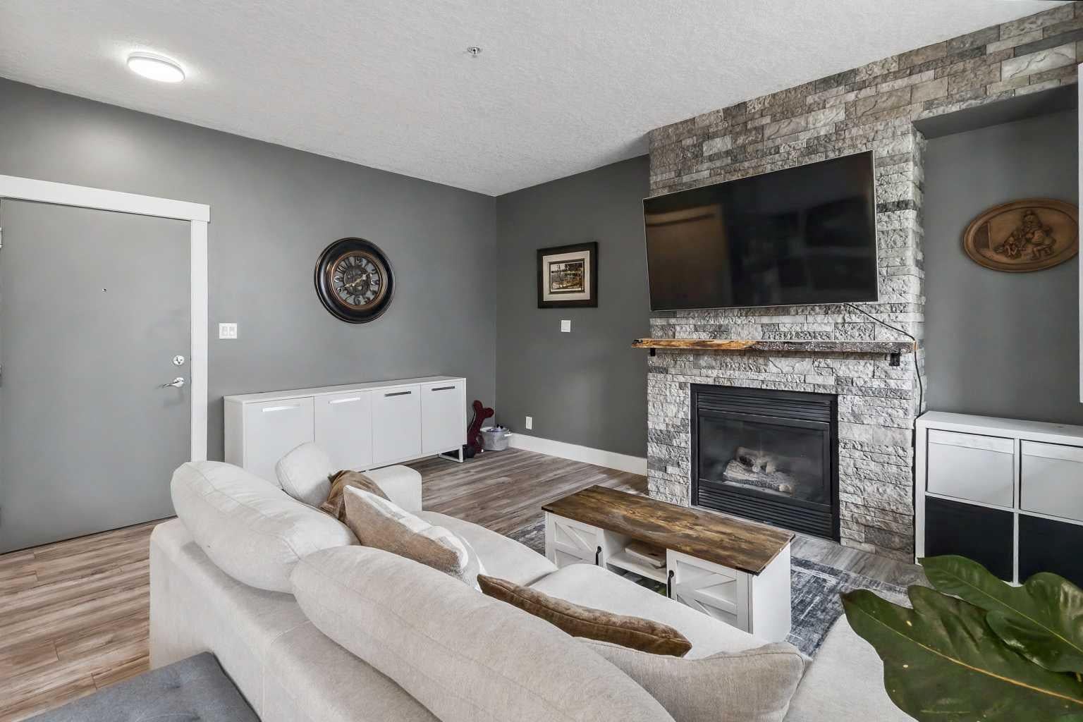 3501 15 Street SW 101