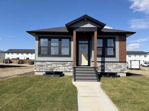 Photo of 25 Ian Way, Sylvan Lake, AB T4S 0W5 (MLS # A2340591)