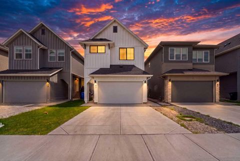 Photo of 84 Copperhead Grove SE, Calgary, AB T2Z 5H2 (MLS # A2310074)