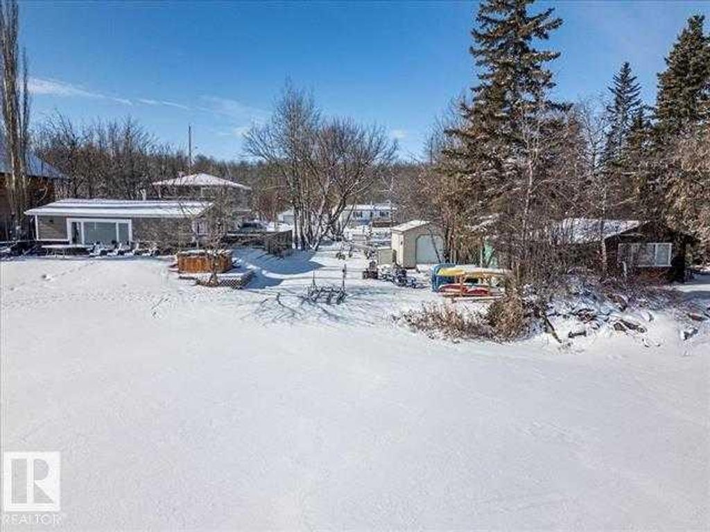 Photo of 19 Lakeshore Drive, Grandview, AB T0C 2V0 (MLS # A2293699)