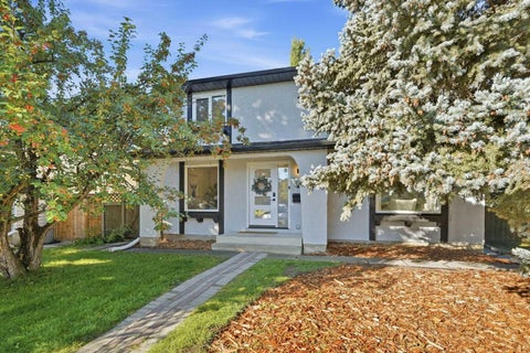 Photo of 44 Cedarwood Bay SW, Calgary, AB T2W 3H7 (MLS # A2345466)