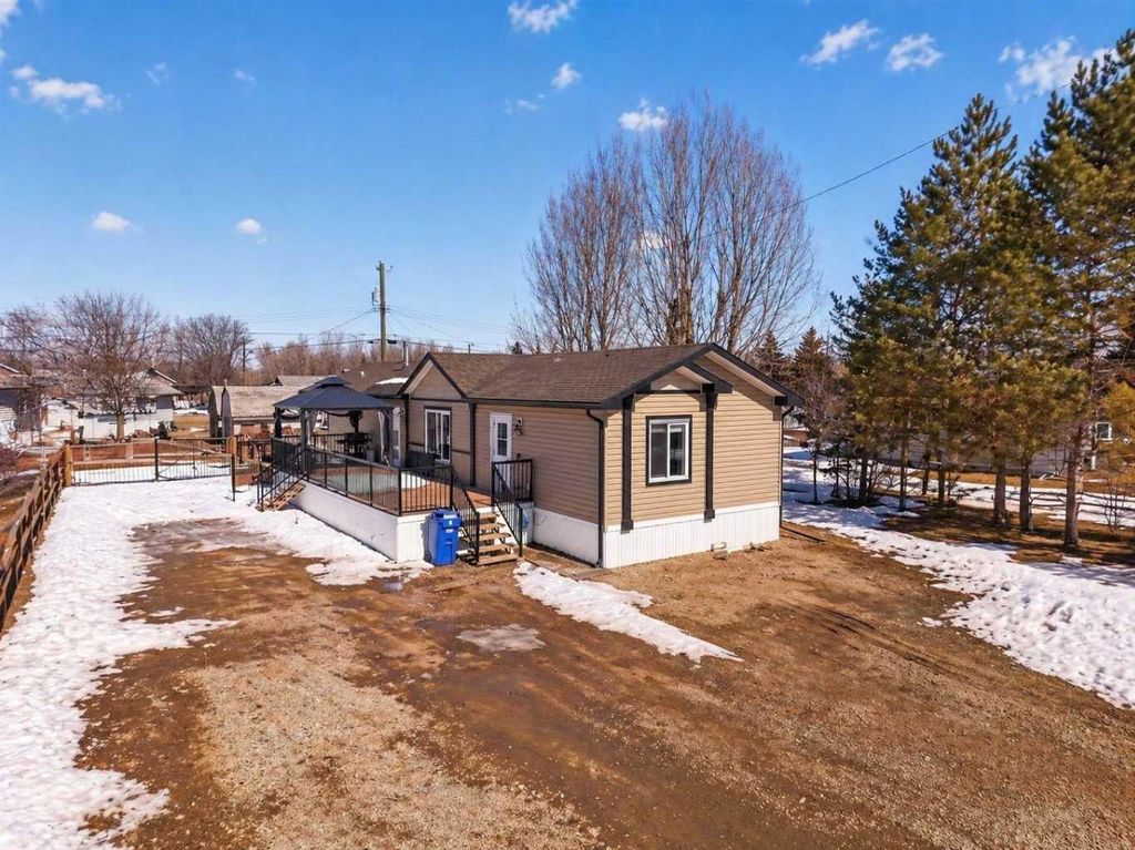 Photo of 10614 103 Avenue, La Crete, AB T0H 2H0 (MLS # A2305590)