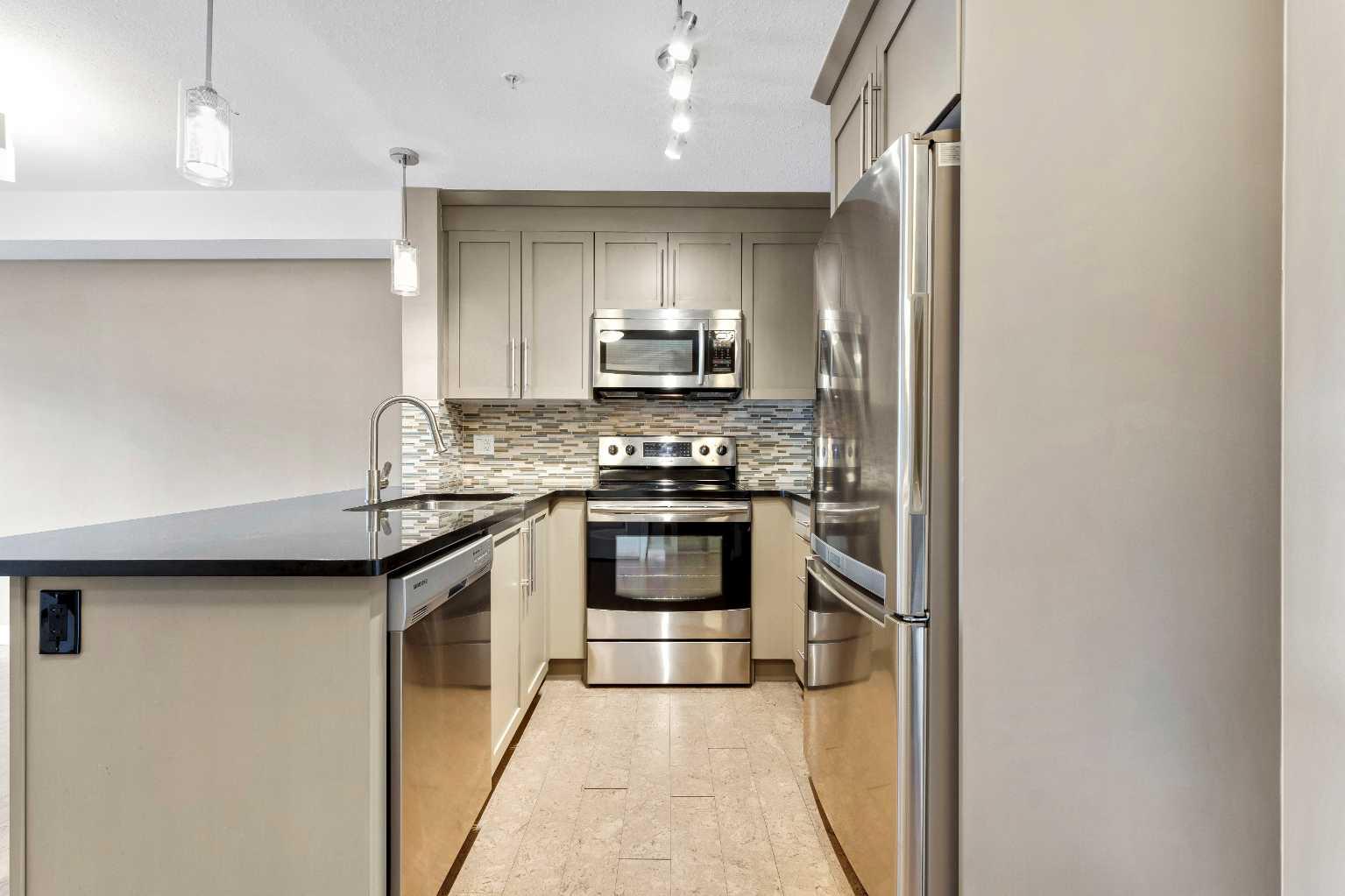 155 Skyview Ranch Way NE 1302