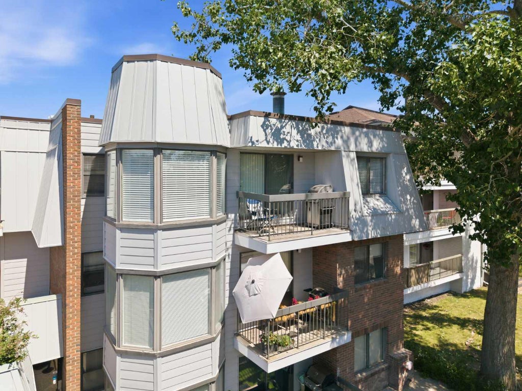 Photo of 630 57 Avenue SW #308, Calgary, AB T2V 0H4 (MLS # A2335274)