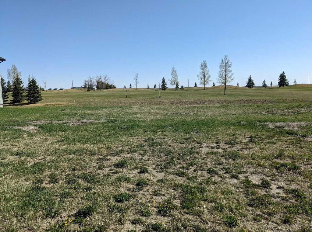 Photo of 721 Fairways Drive, Vulcan, AB T0L 2B0 (MLS # A2310079)