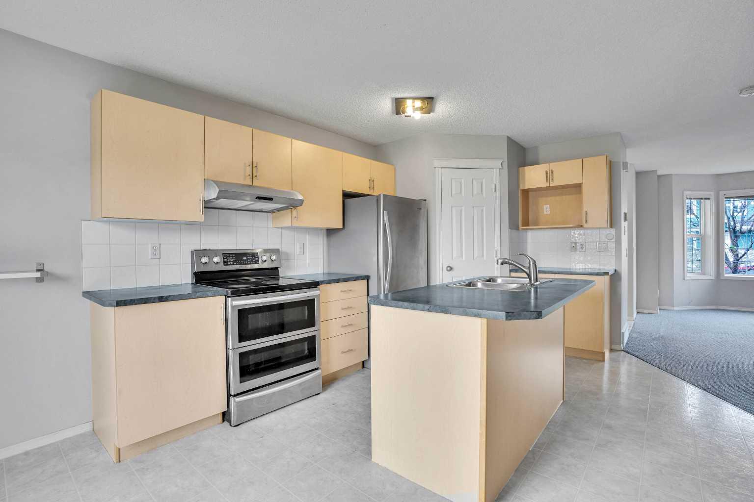 171 Saddlemead Green NE