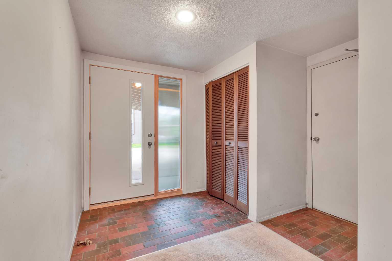 2225 Oakmoor Drive SW 23