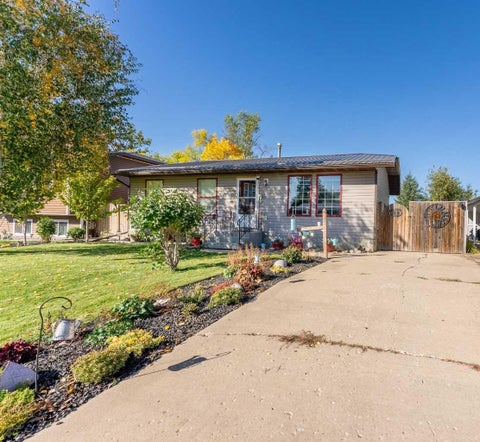 Photo of 43 Ash Street W, Brooks, AB T1R 0A6 (MLS # A2347068)