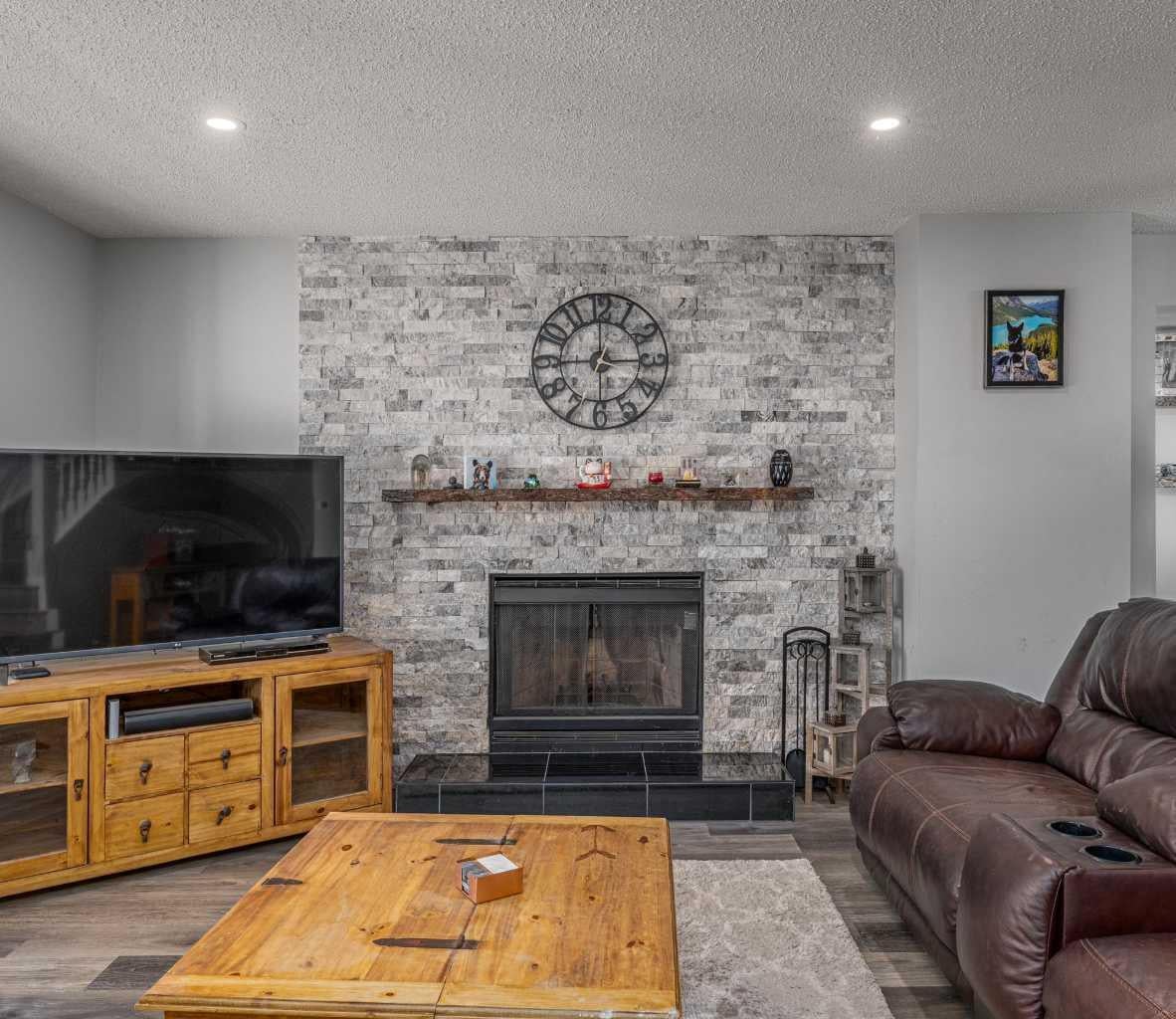 135 Sandarac Place NW