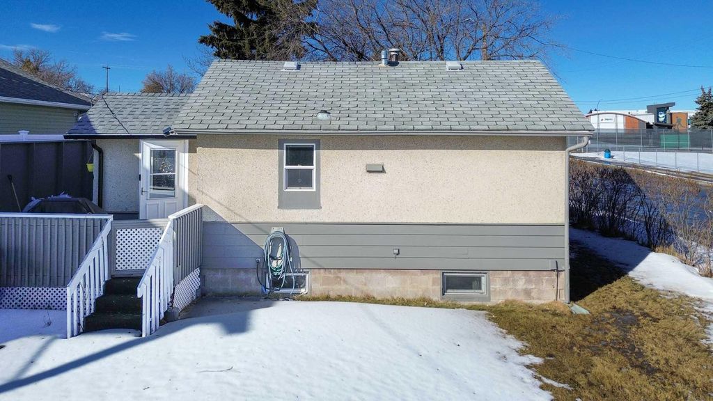 Photo of 5231 49 Street, Rocky Mountain House, AB T4T 1G6 (MLS # A2294460)