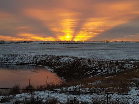 653 West Highland Crescent Carstairs AB T0M 0N0