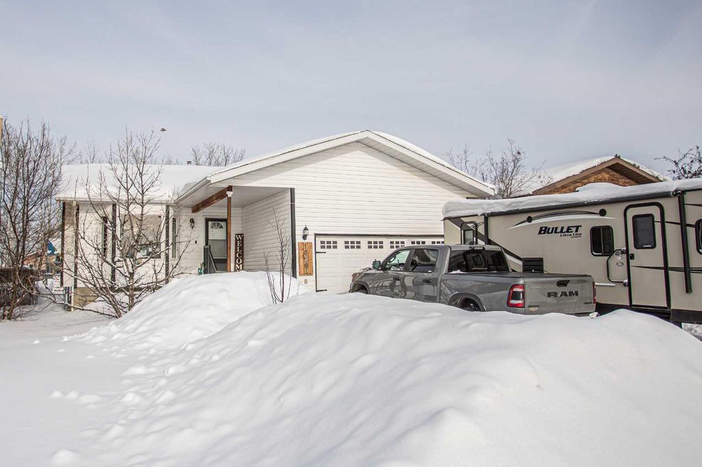Photo of 10204 Chinchaga Drive, High Level, AB T0H 1Z0 (MLS # A2290912)
