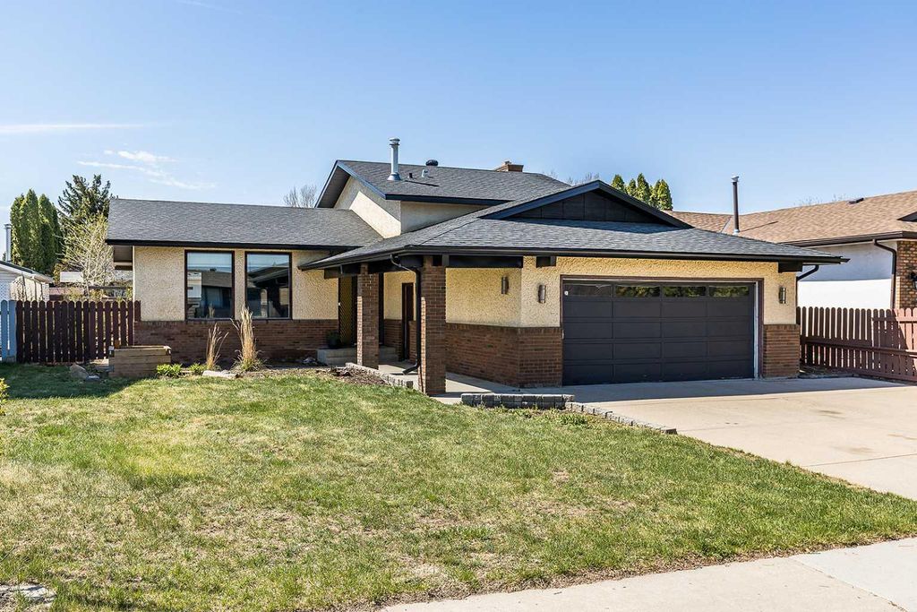 Photo of 21 East Glen Court SE, Medicine Hat, AB T1B 2Z6 (MLS # A2310072)