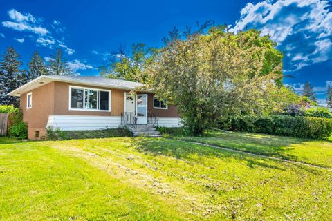 5407 14 Avenue SE Calgary AB T2A 0L4