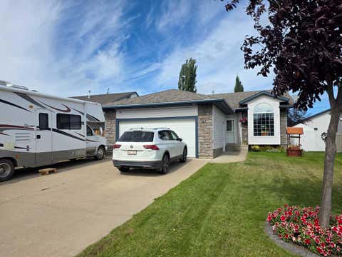 Photo of 37 Pinnacle Crescent, Grande Prairie, AB T8W 2P6 (MLS # A2338298)