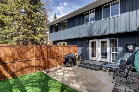 1530 7th Avenue 2 Canmore AB T1W 1R1