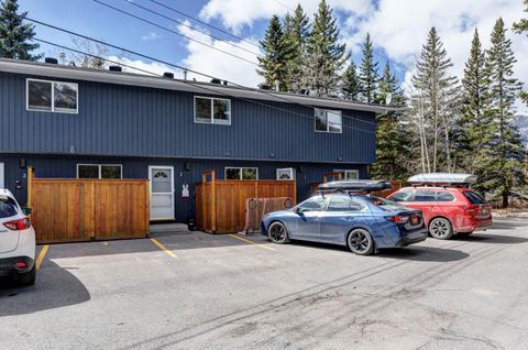 1530 7th Avenue 2 Canmore AB T1W 1R1