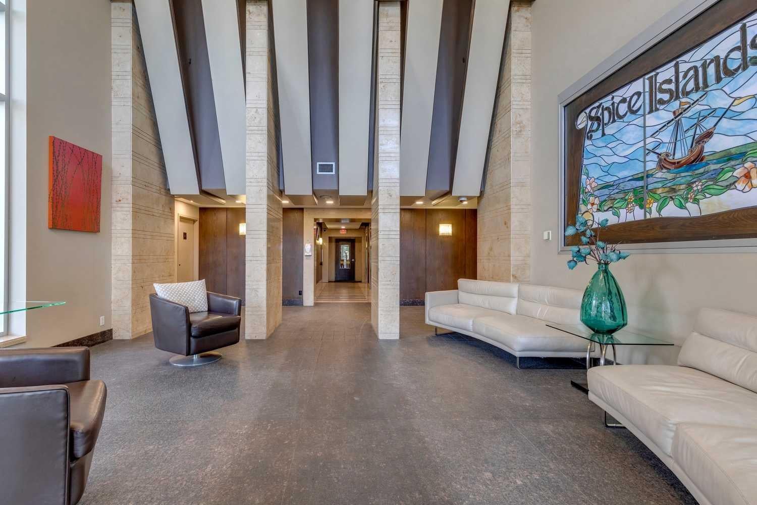 99 Spruce Place SW 706