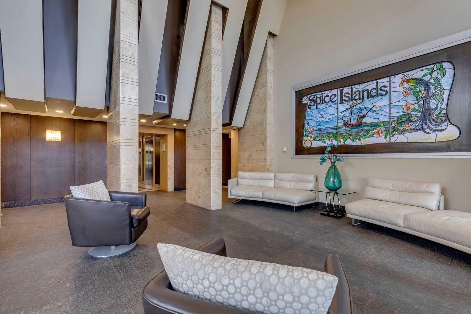 99 Spruce Place SW 706