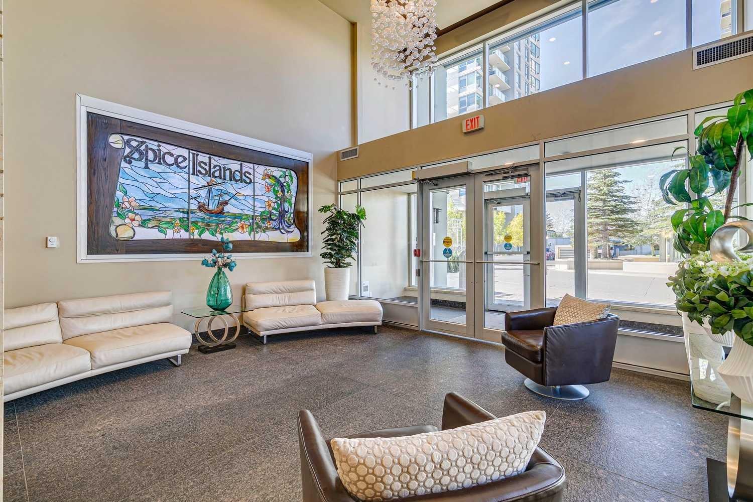 99 Spruce Place SW 706