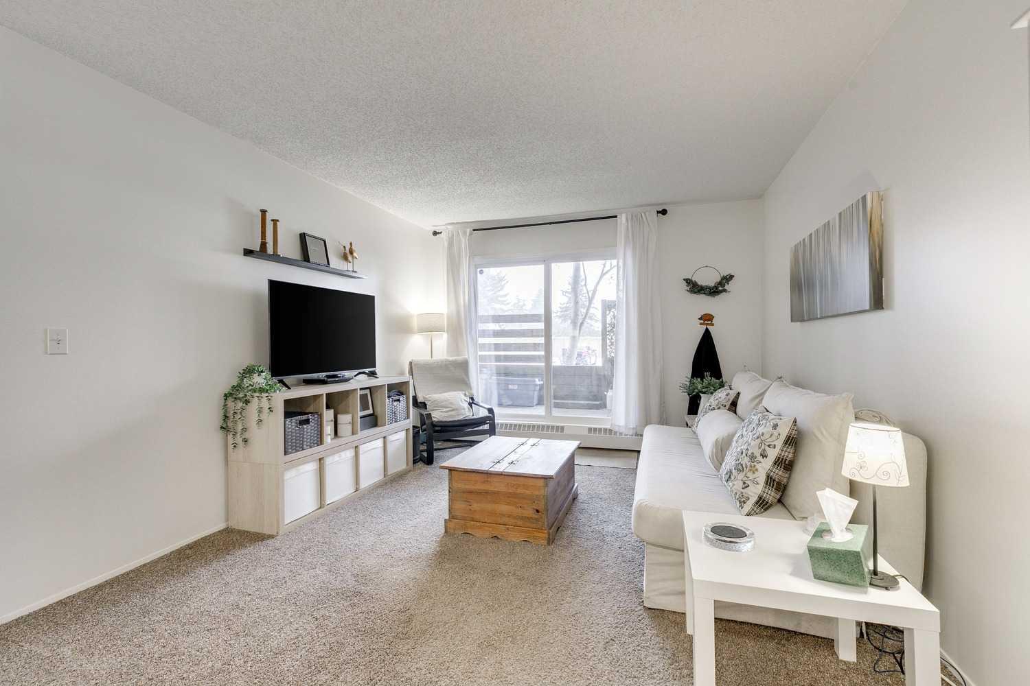 20 Dover Point SE 112